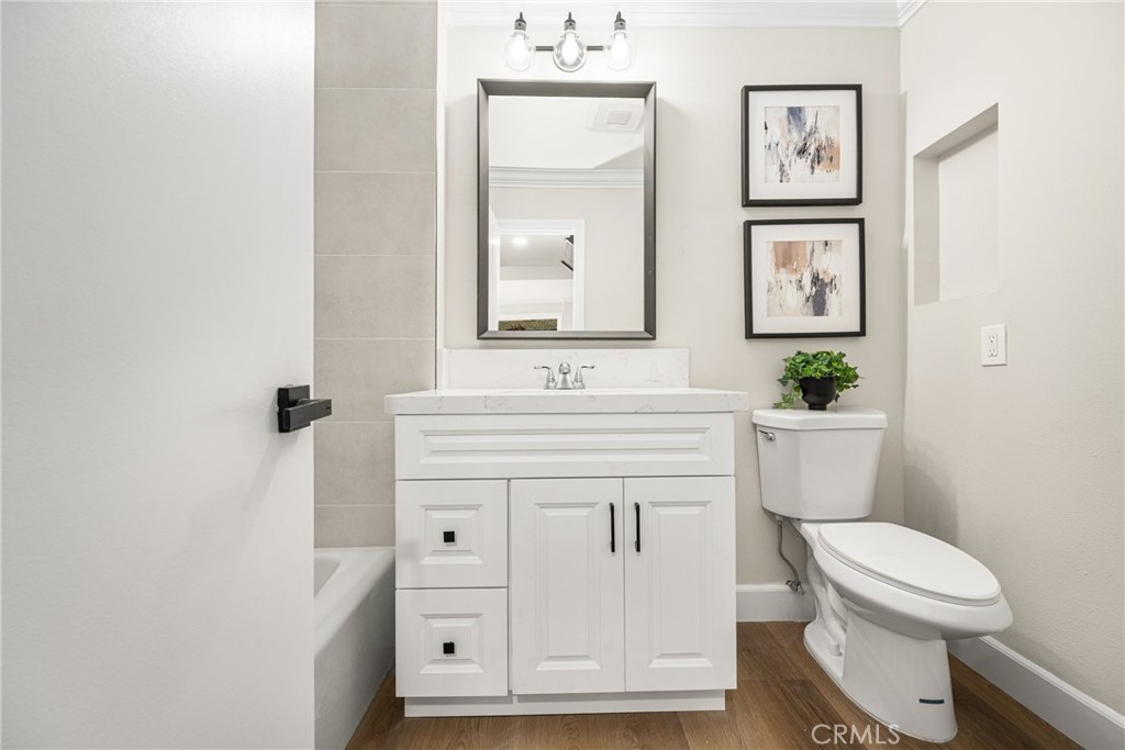 617 W Terrylynn Place