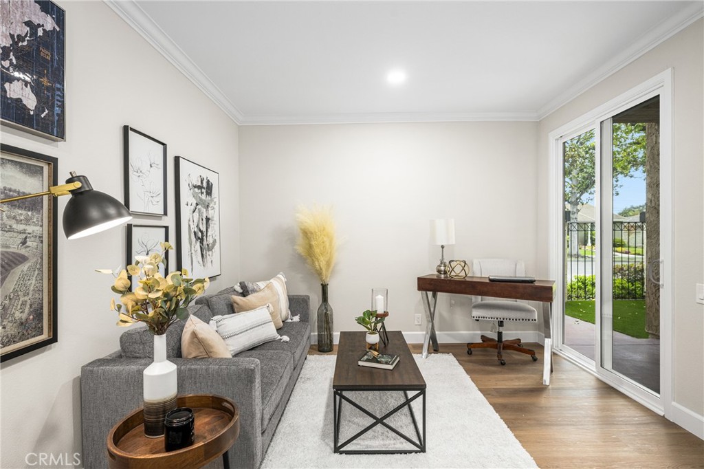 617 W Terrylynn Place