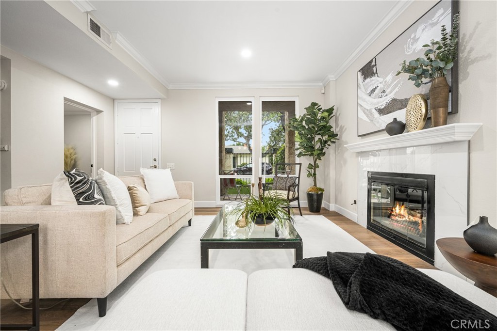 617 W Terrylynn Place