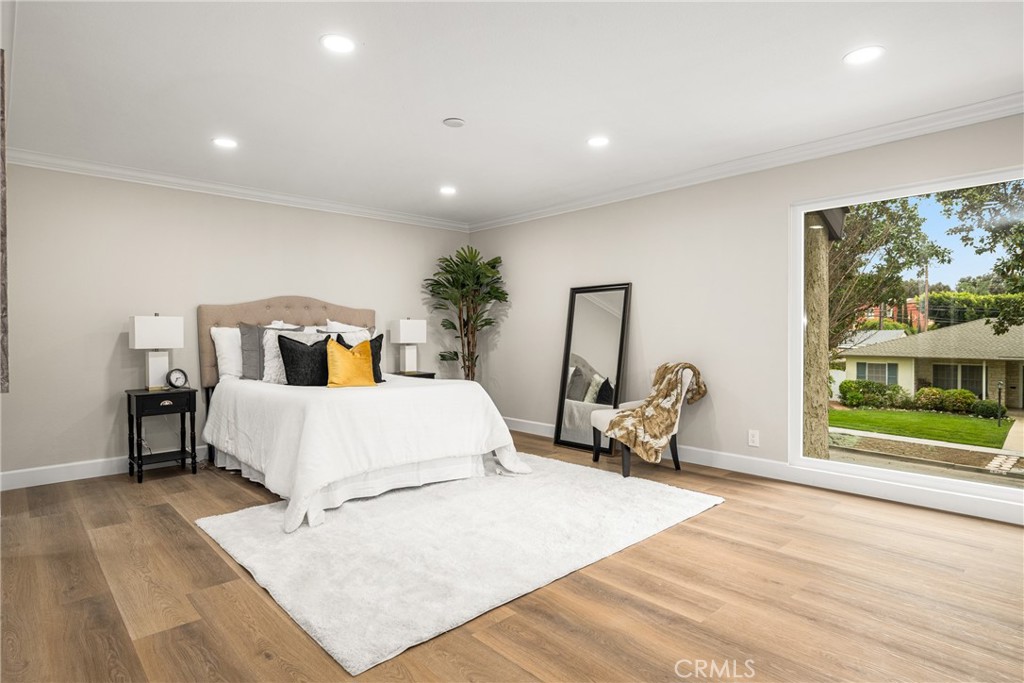 617 W Terrylynn Place