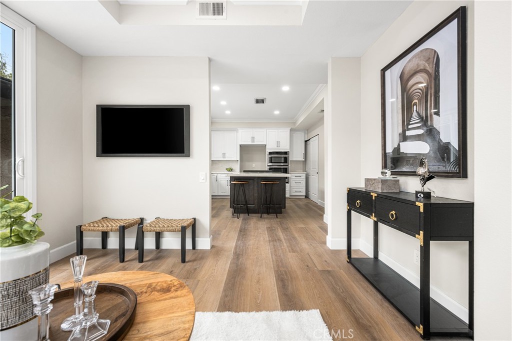 617 W Terrylynn Place