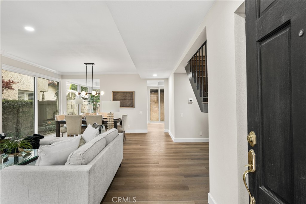 617 W Terrylynn Place