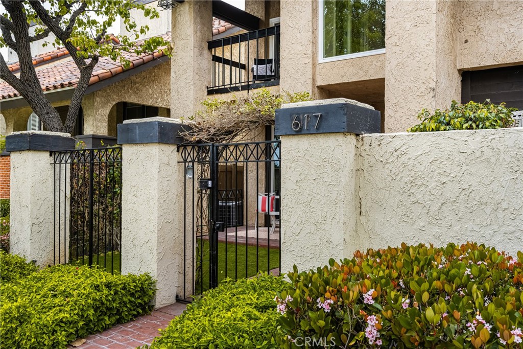 617 W Terrylynn Place