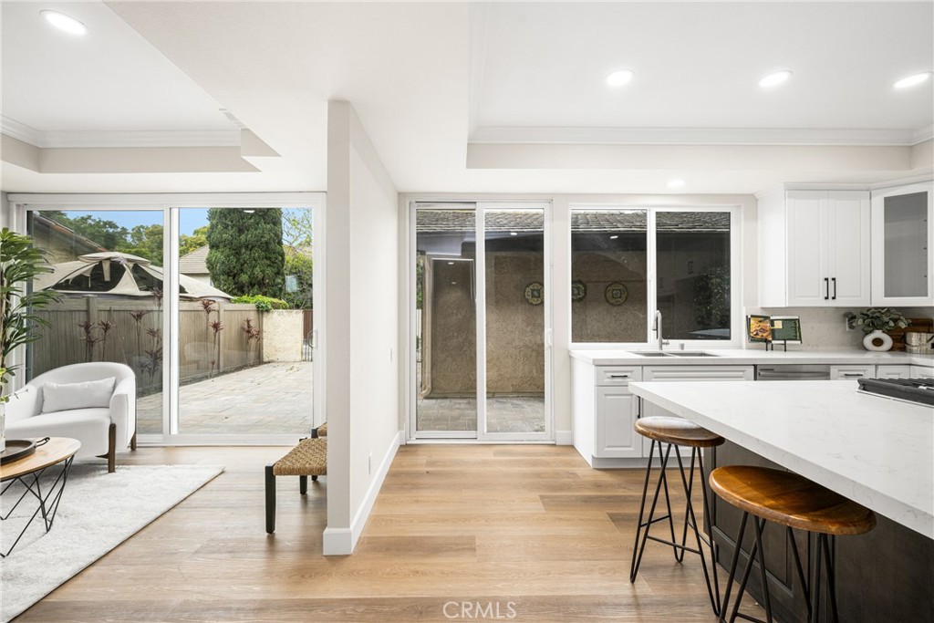 617 W Terrylynn Place