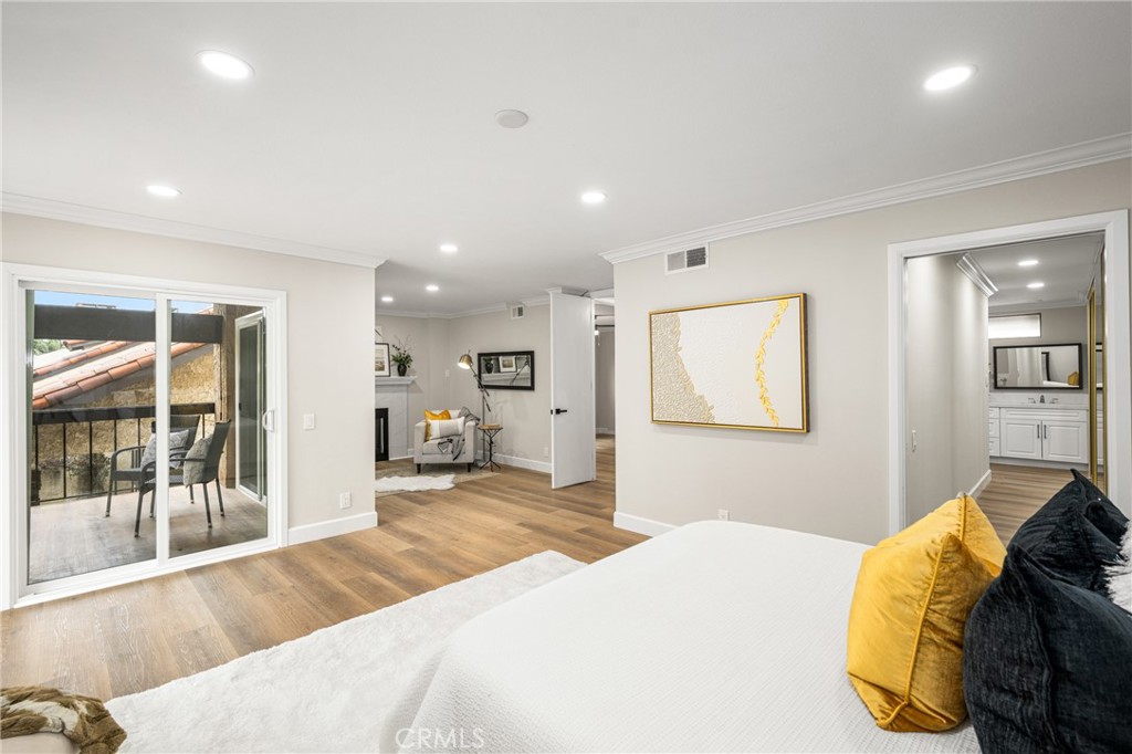 617 W Terrylynn Place