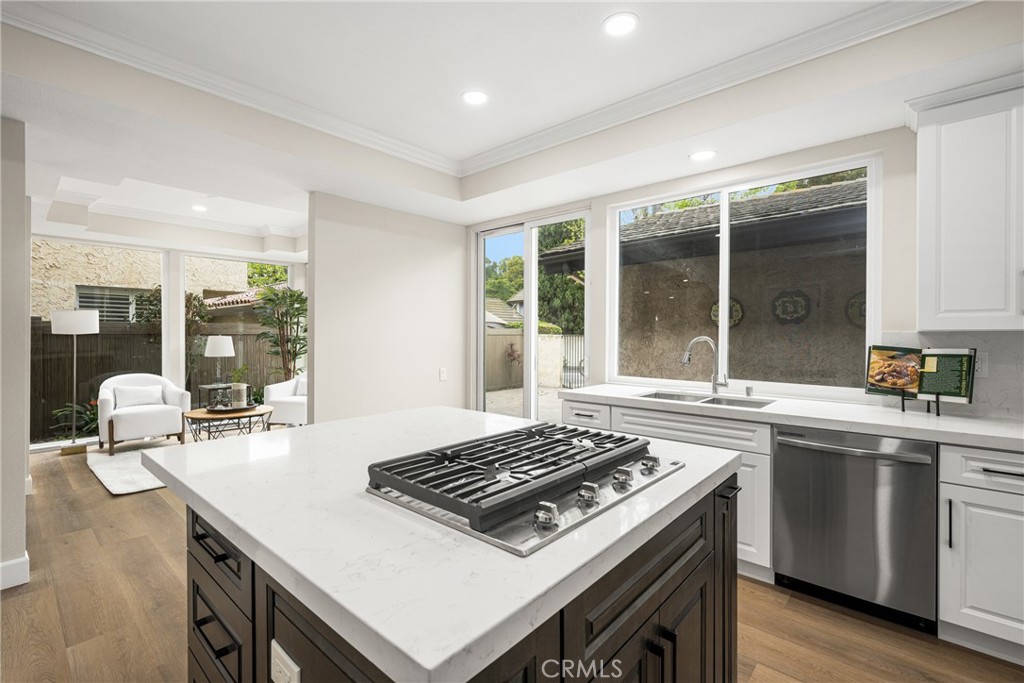 617 W Terrylynn Place