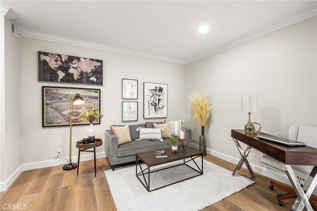 617 W Terrylynn Place