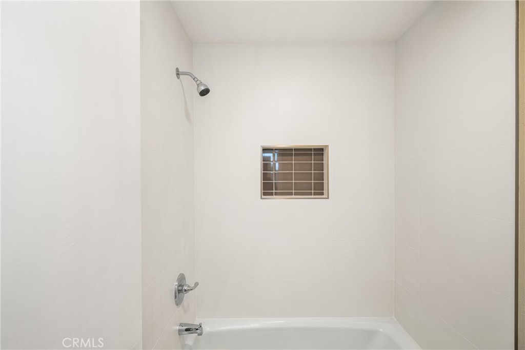 617 W Terrylynn Place