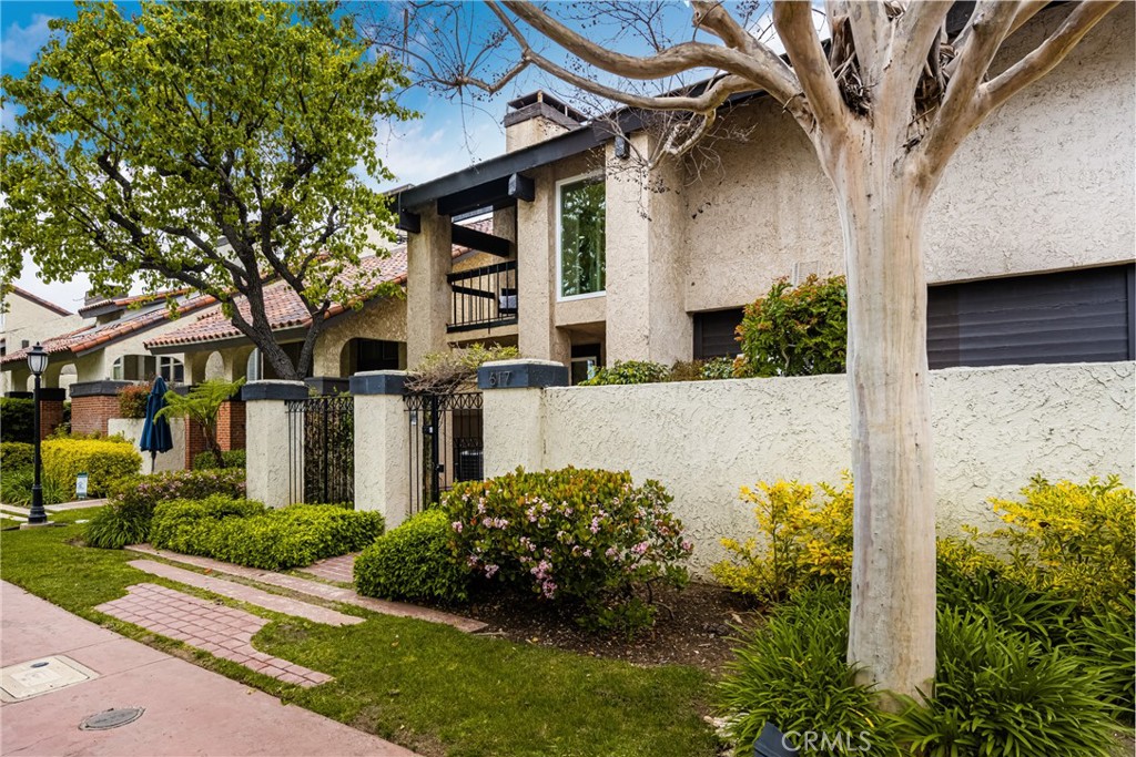 617 W Terrylynn Place