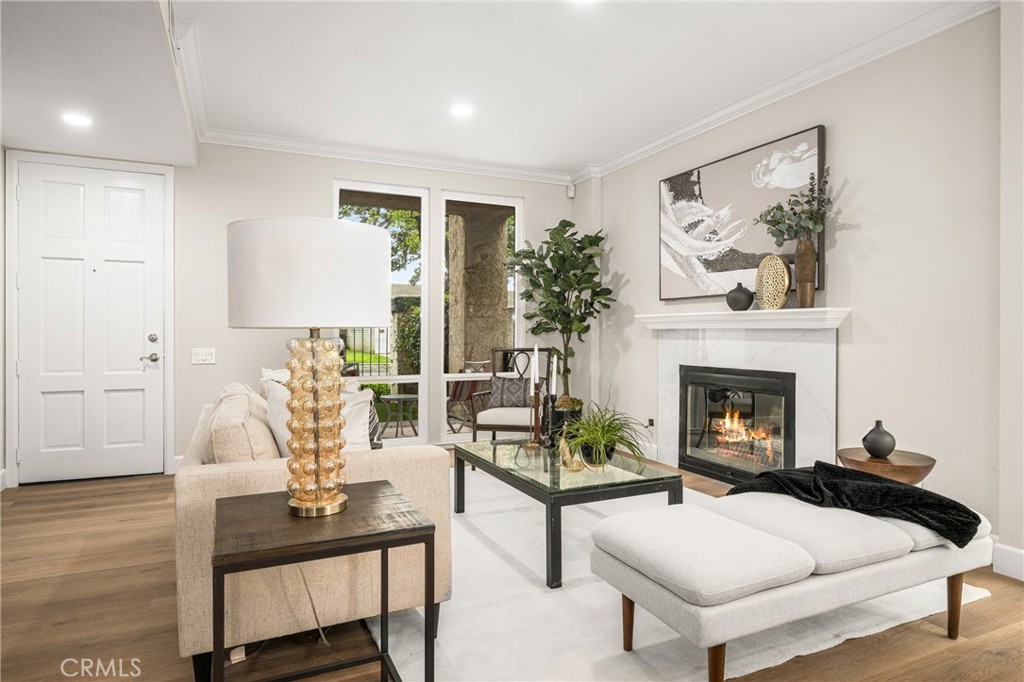 617 W Terrylynn Place