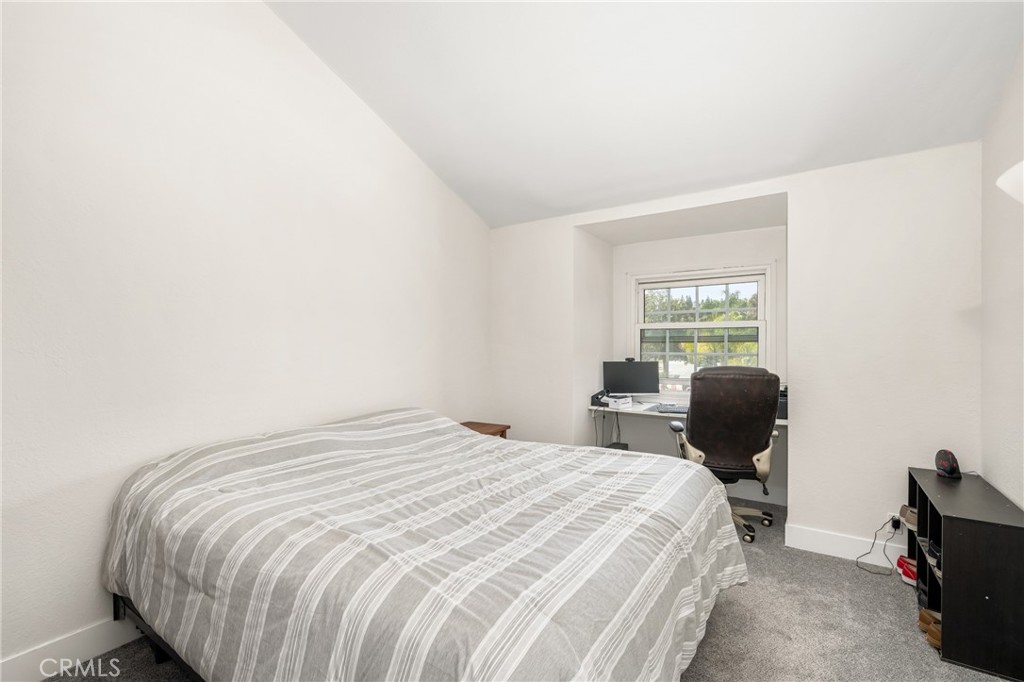 7400 E Woodsboro Avenue