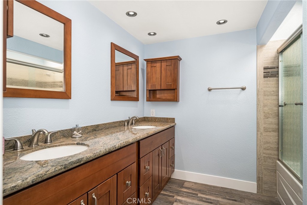 7400 E Woodsboro Avenue