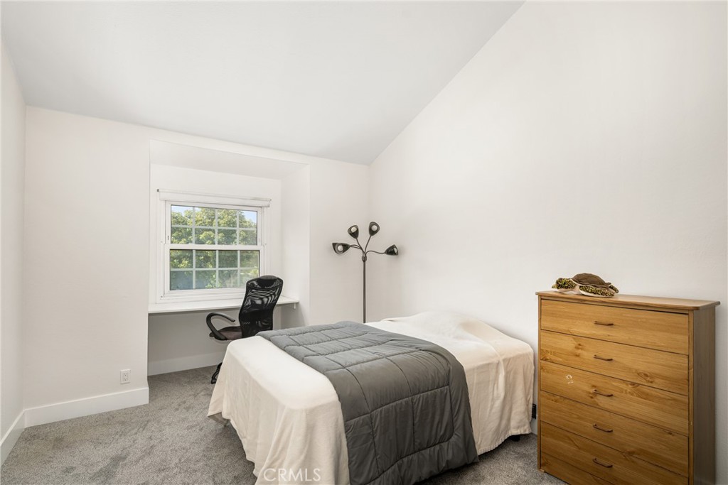 7400 E Woodsboro Avenue