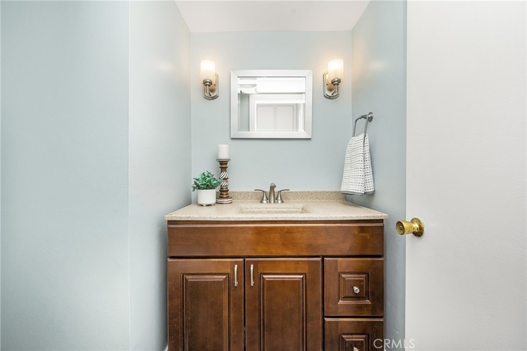 7400 E Woodsboro Avenue