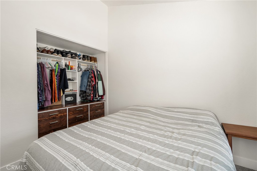 7400 E Woodsboro Avenue