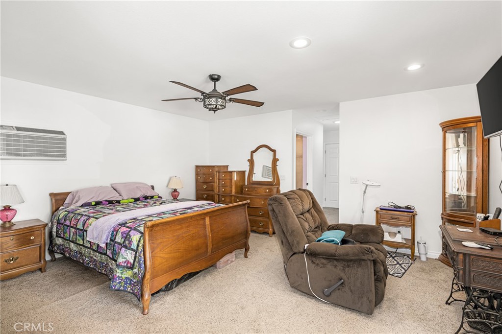 7400 E Woodsboro Avenue