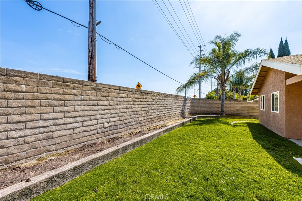 7400 E Woodsboro Avenue