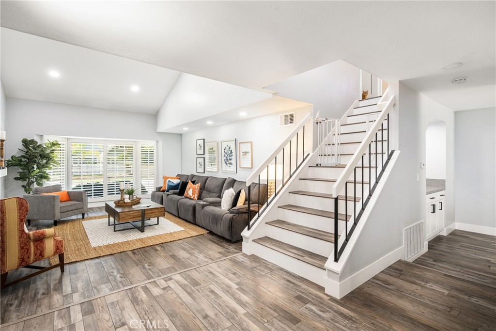 7400 E Woodsboro Avenue