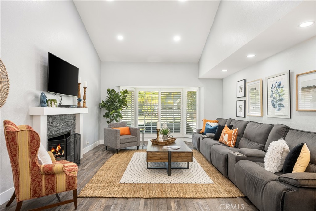 7400 E Woodsboro Avenue