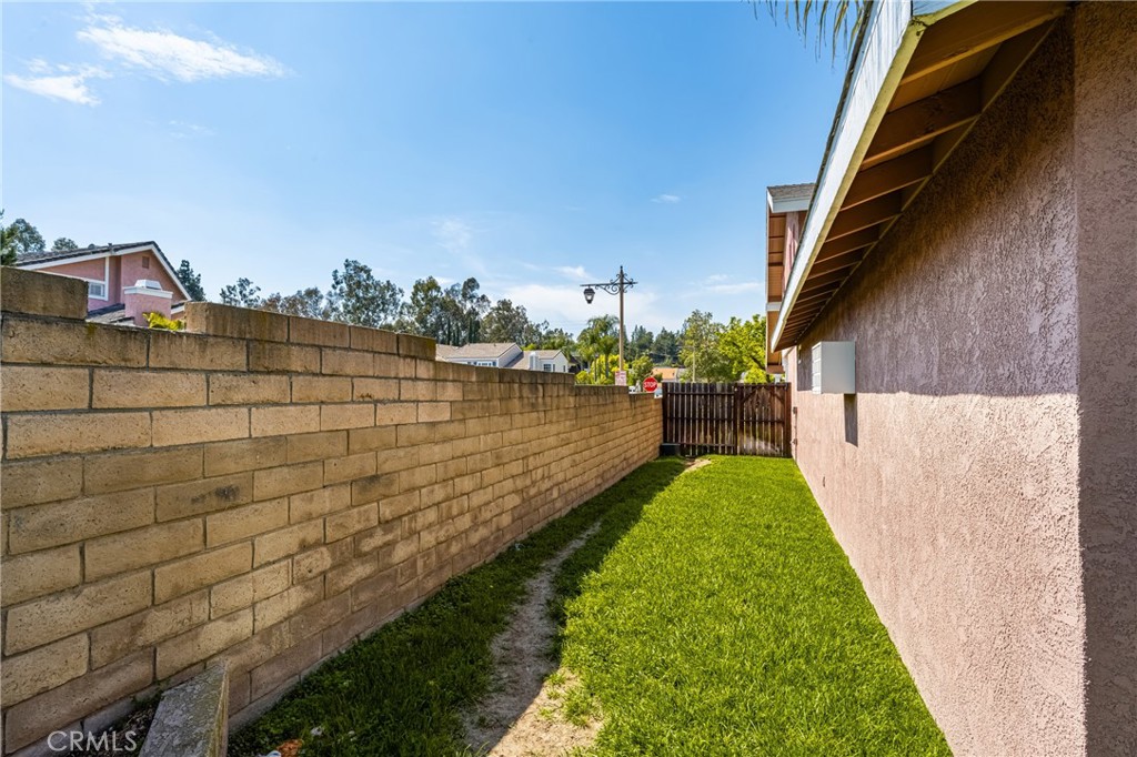 7400 E Woodsboro Avenue