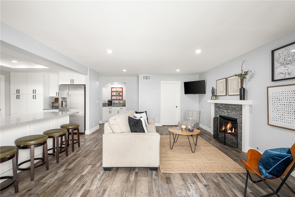 7400 E Woodsboro Avenue