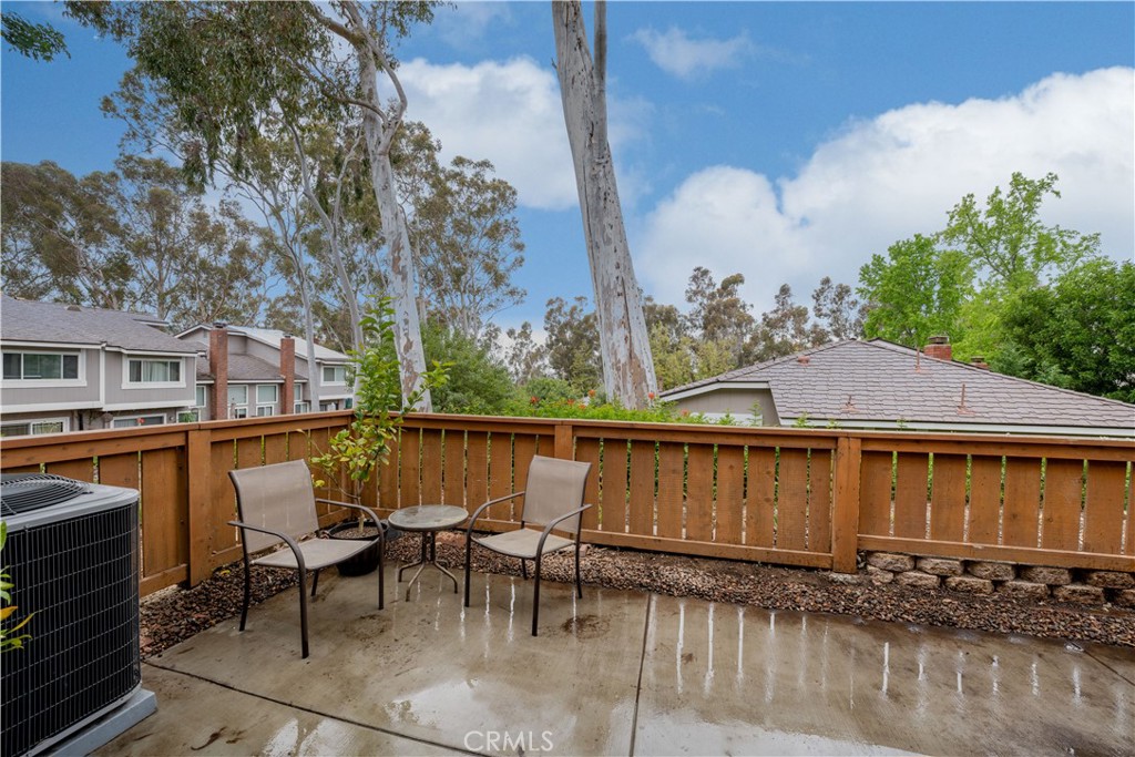 6516 E Camino Vista 2