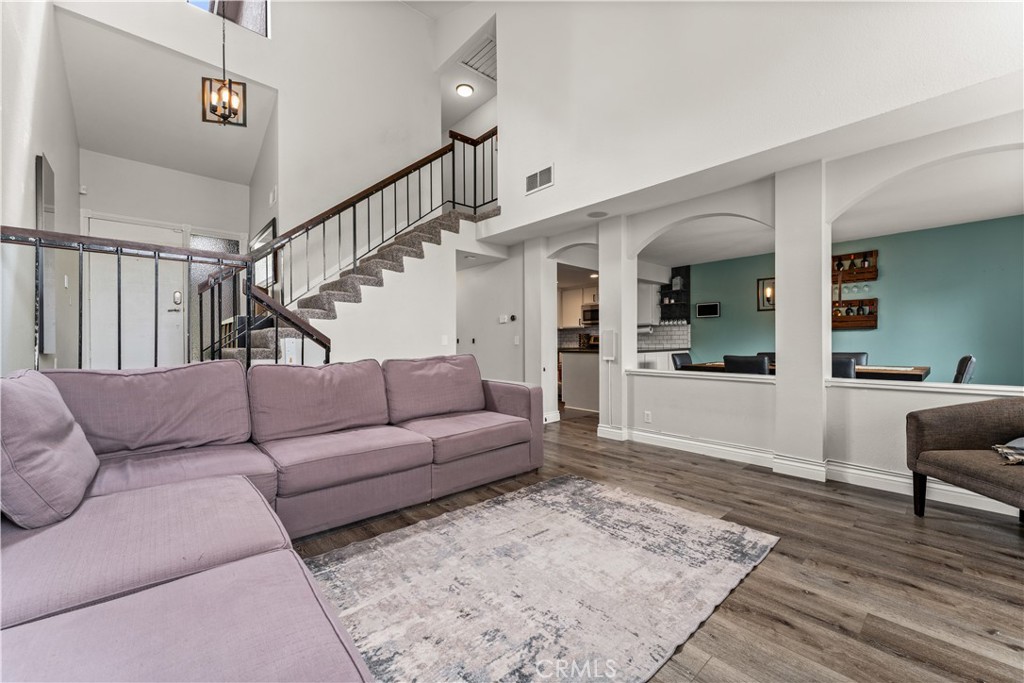 6516 E Camino Vista 2