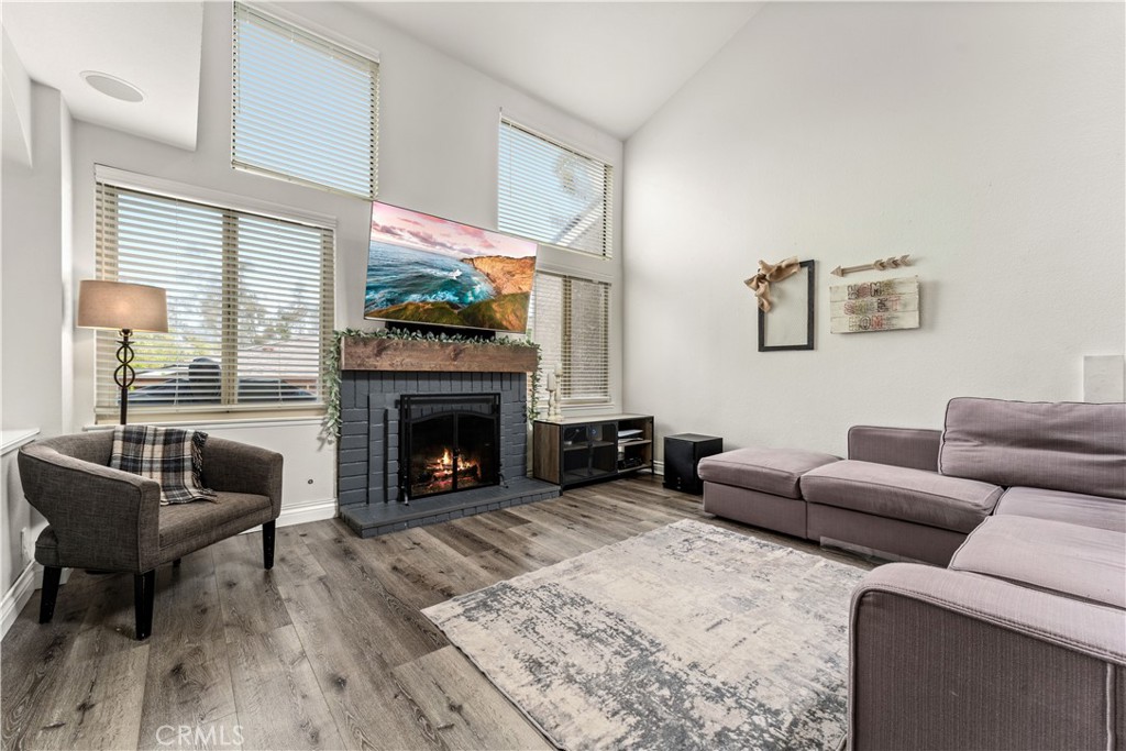 6516 E Camino Vista 2