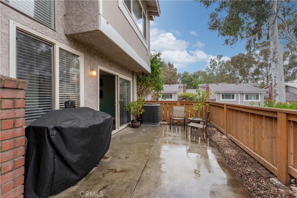 6516 E Camino Vista 2