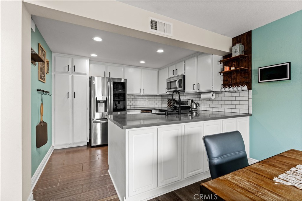 6516 E Camino Vista 2