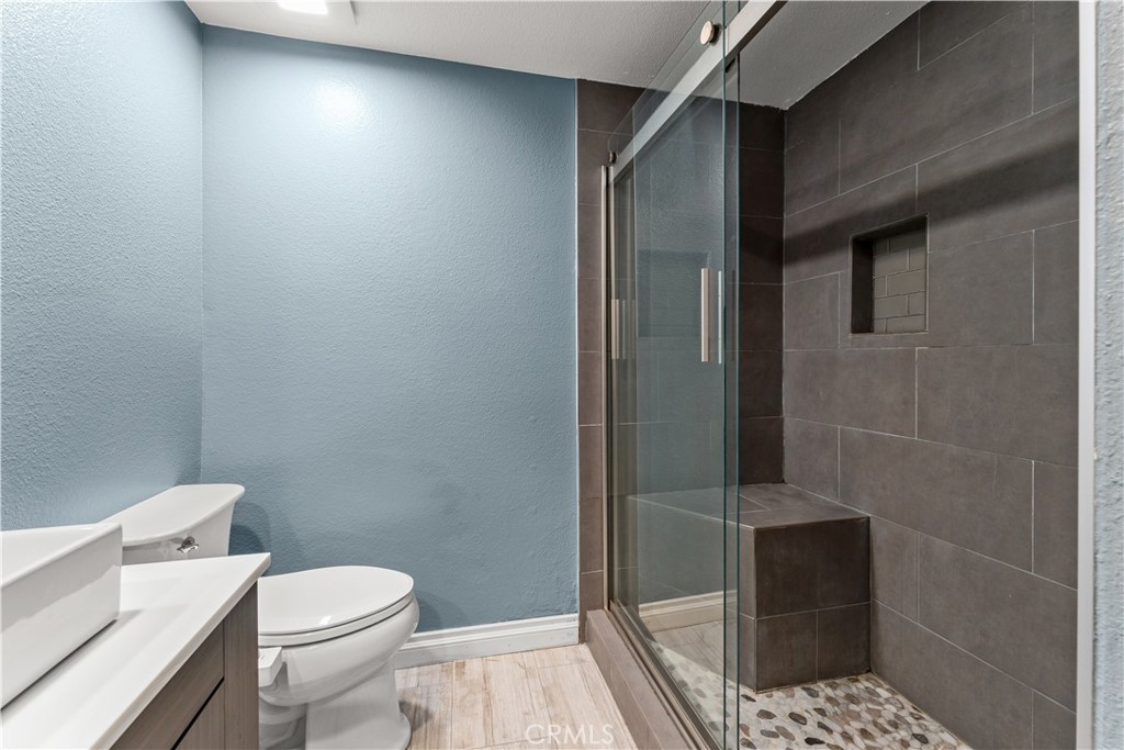 6516 E Camino Vista 2