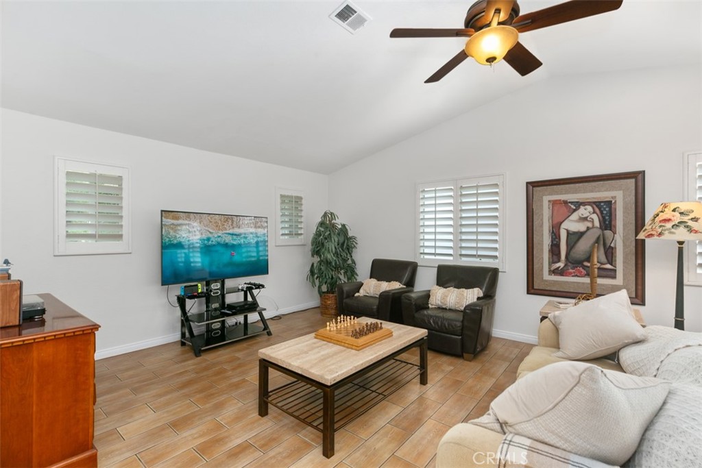 20655 Calle Bella
