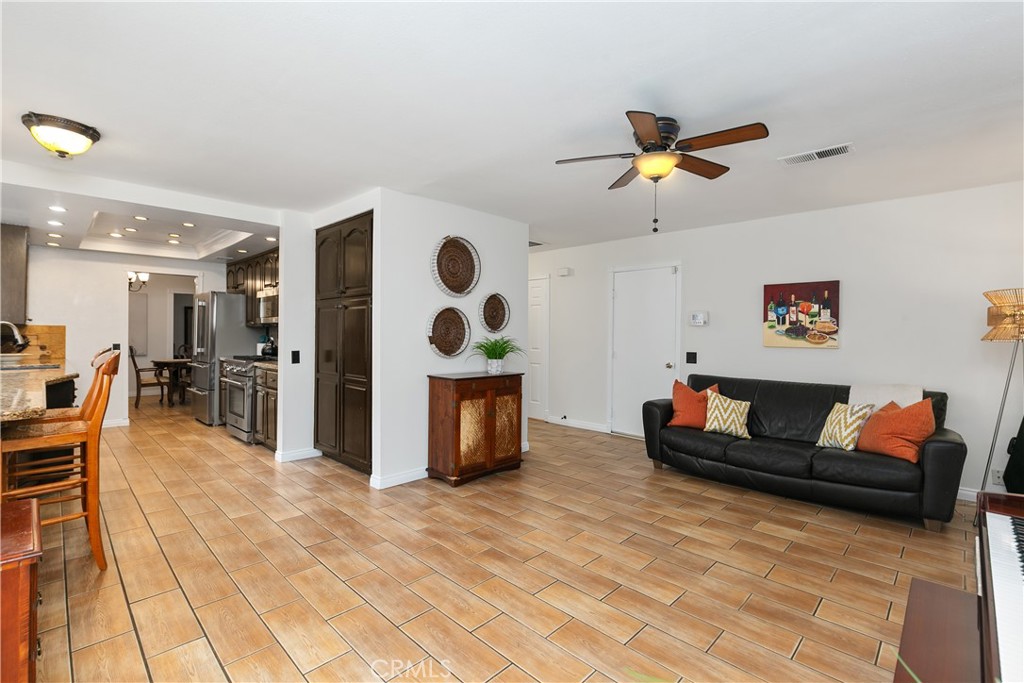 20655 Calle Bella