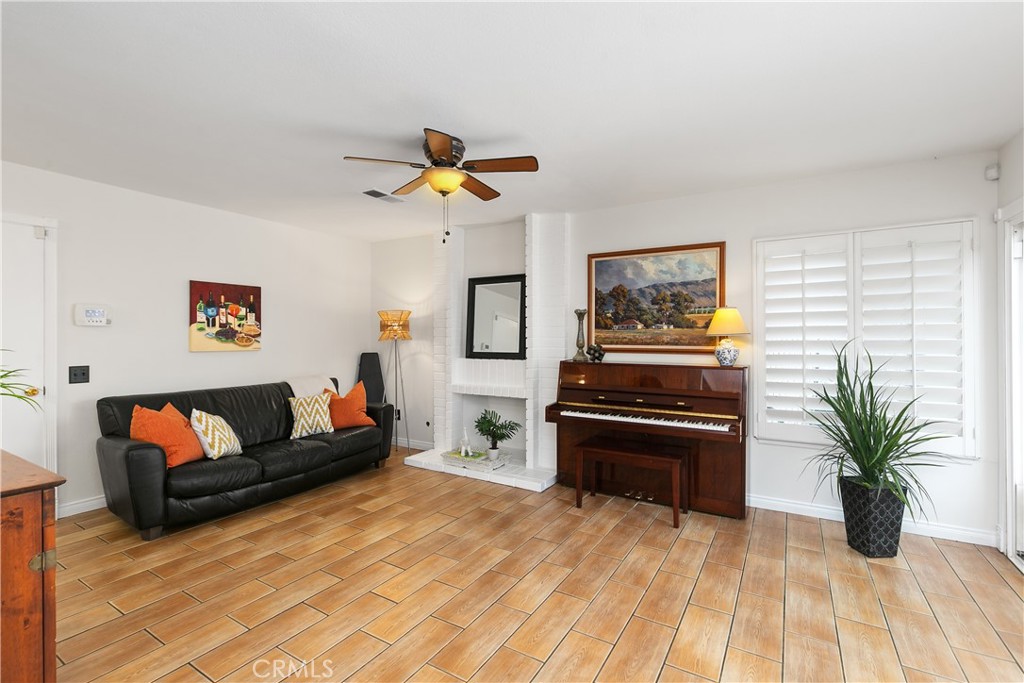 20655 Calle Bella