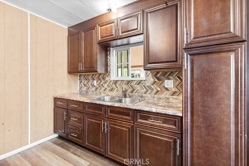 320 N Park Vista # 126