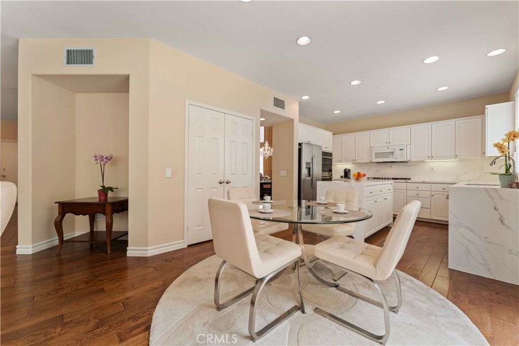 8734 E Banner Ridge Drive