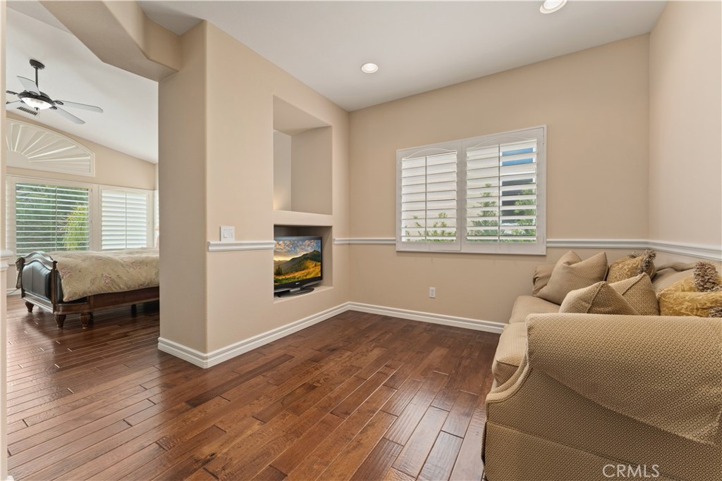 8734 E Banner Ridge Drive