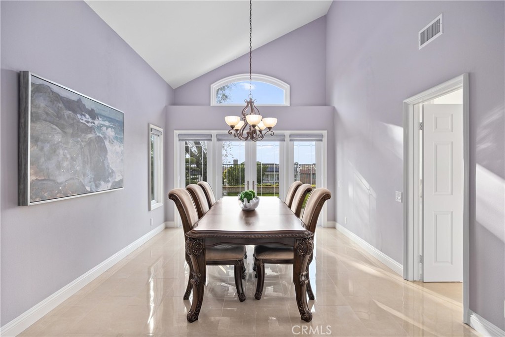 4021 E Regency Avenue