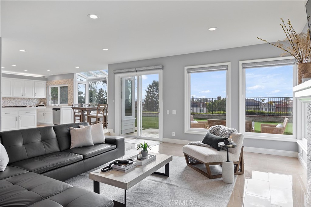 4021 E Regency Avenue