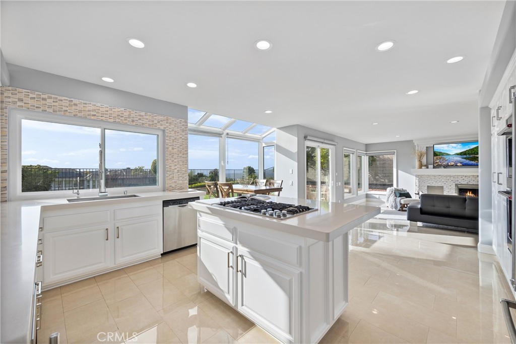 4021 E Regency Avenue