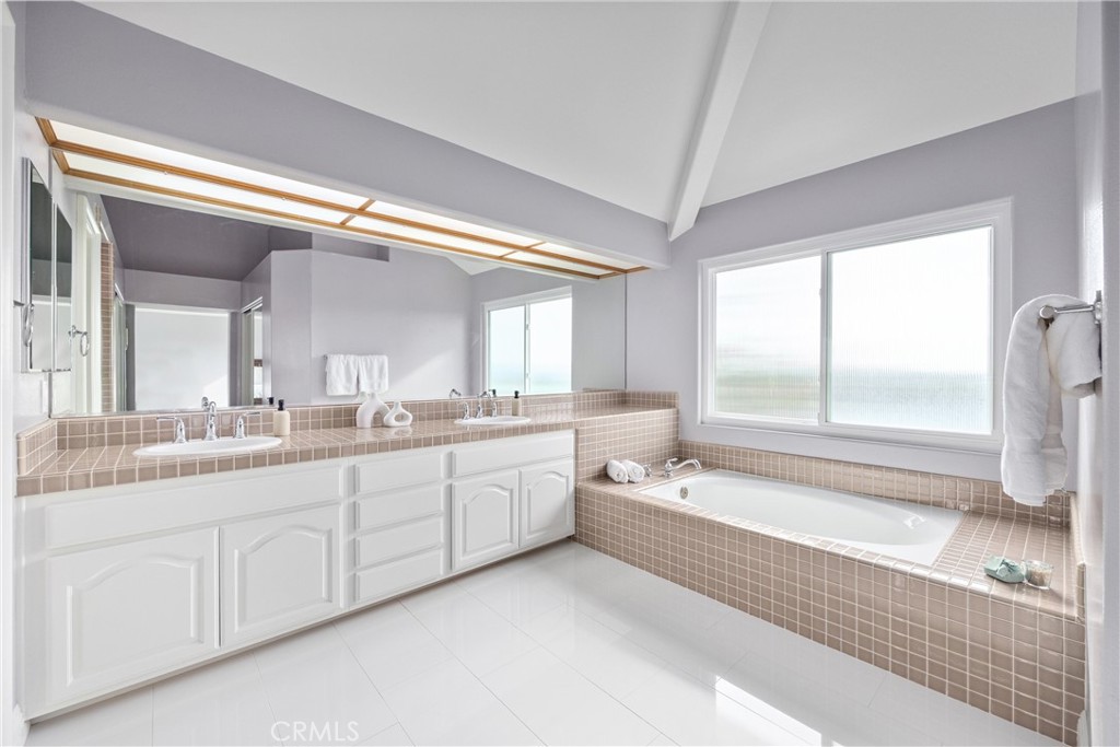 4021 E Regency Avenue