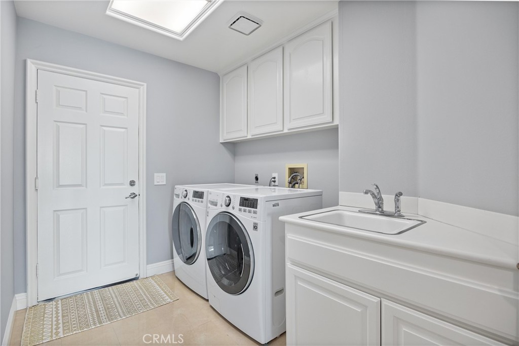 4021 E Regency Avenue