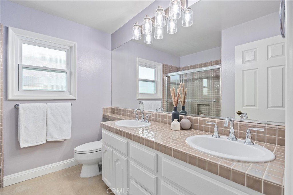 4021 E Regency Avenue