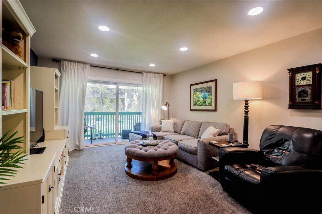 412 N Bellflower Boulevard 318