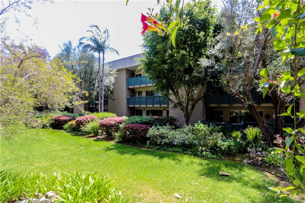 412 N Bellflower Boulevard 318