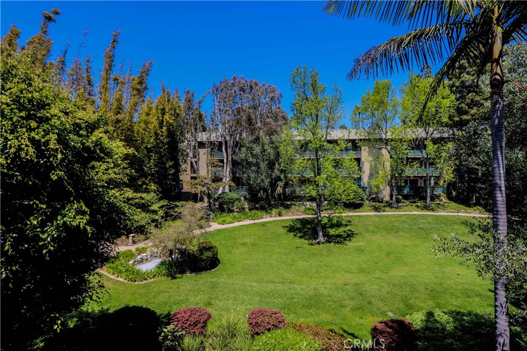 412 N Bellflower Boulevard 318