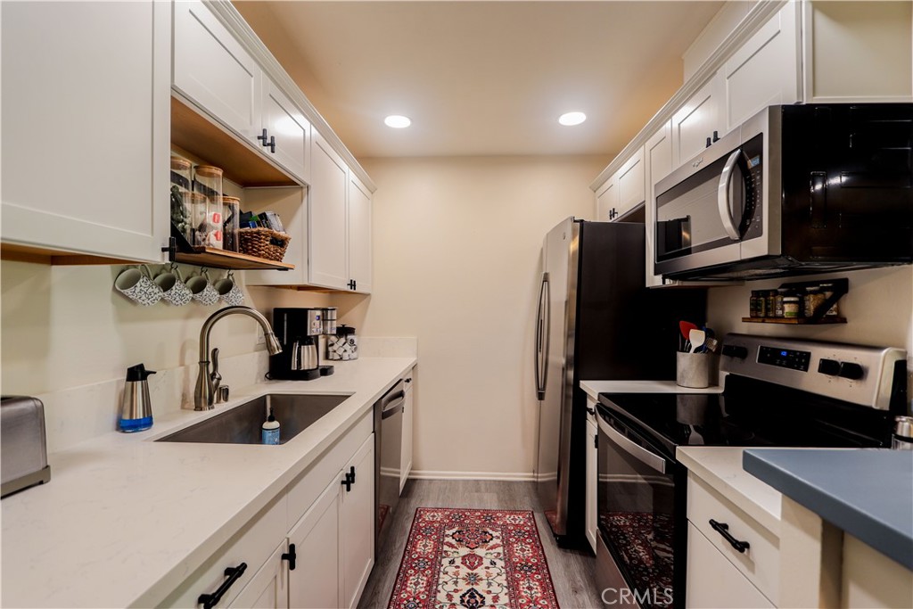 412 N Bellflower Boulevard 318