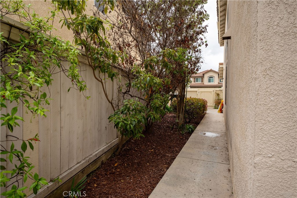 1072 S Laughingbrook Court