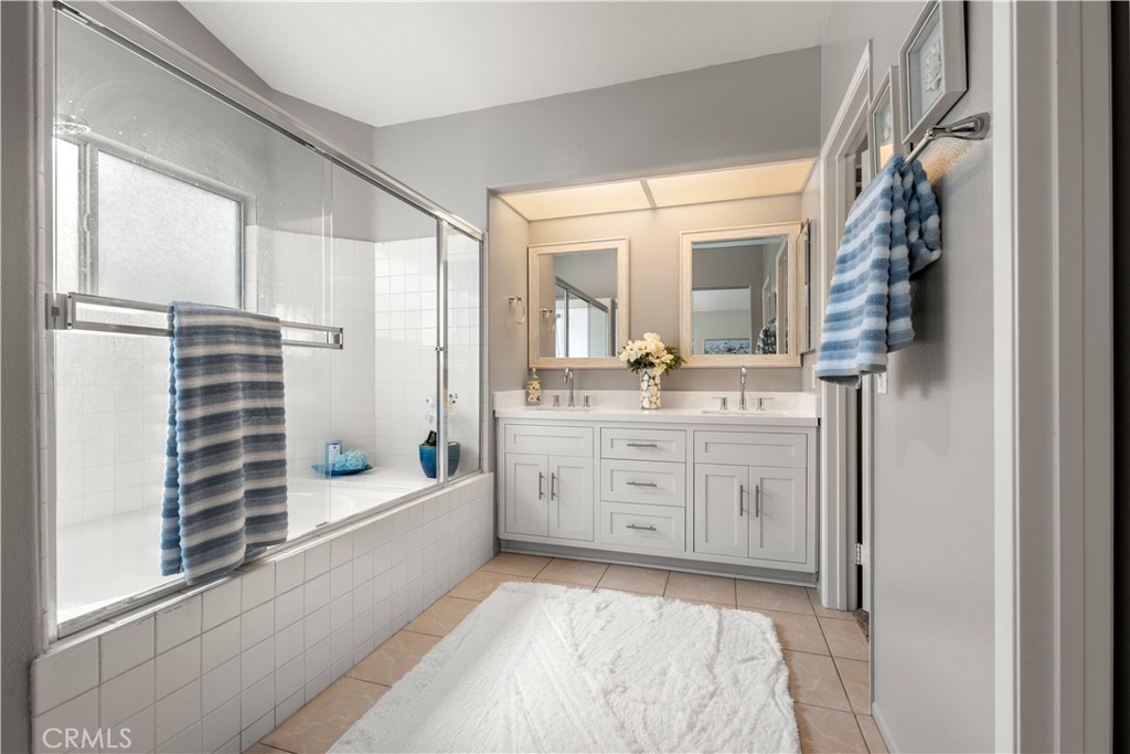 1072 S Laughingbrook Court