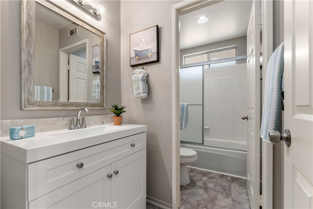 1072 S Laughingbrook Court